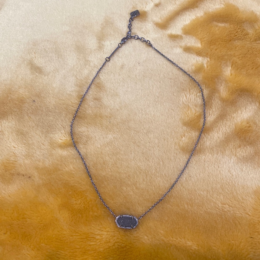 Kendra Scott necklace